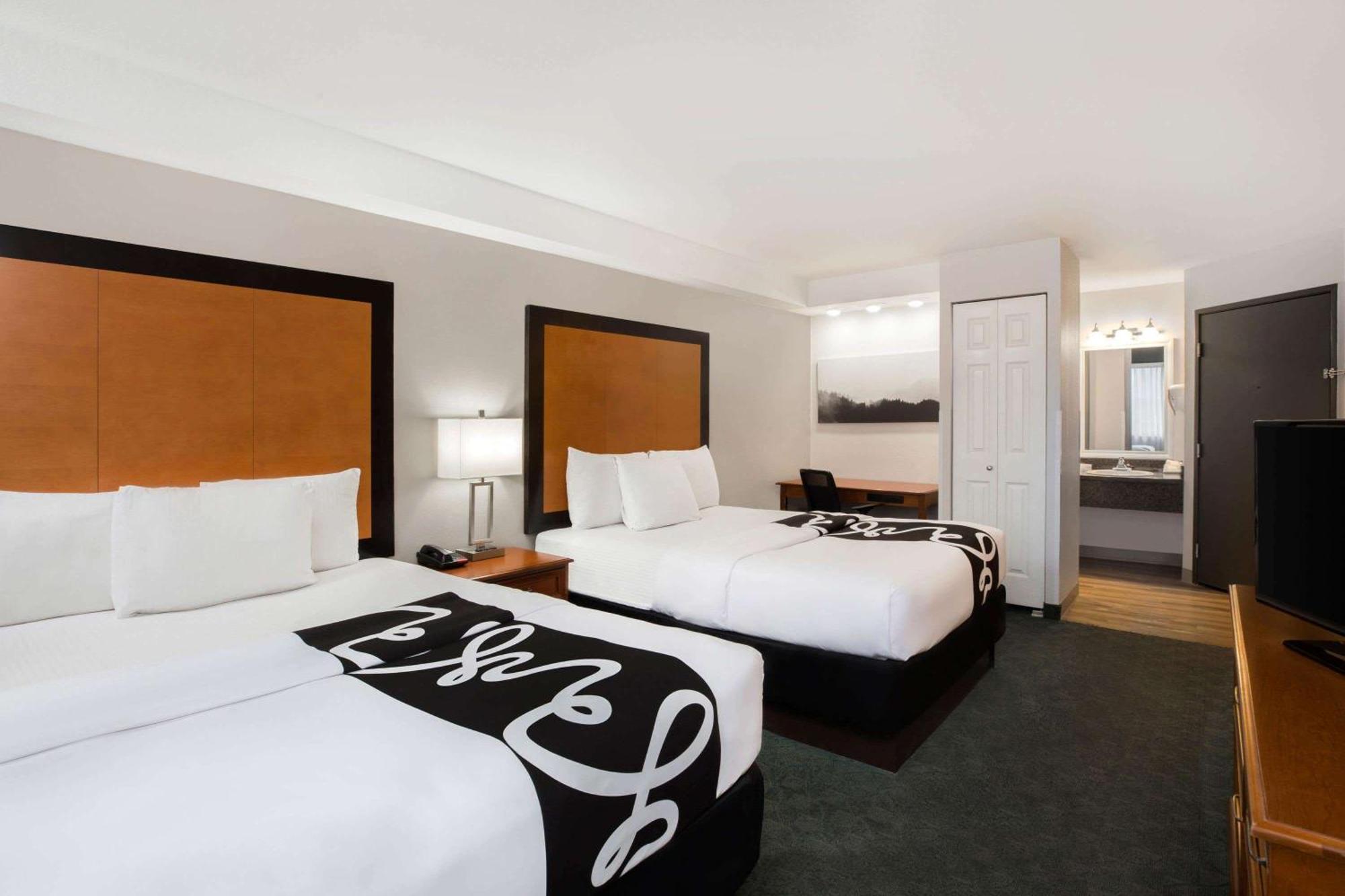 La Quinta Inn By Wyndham Everett Exteriör bild
